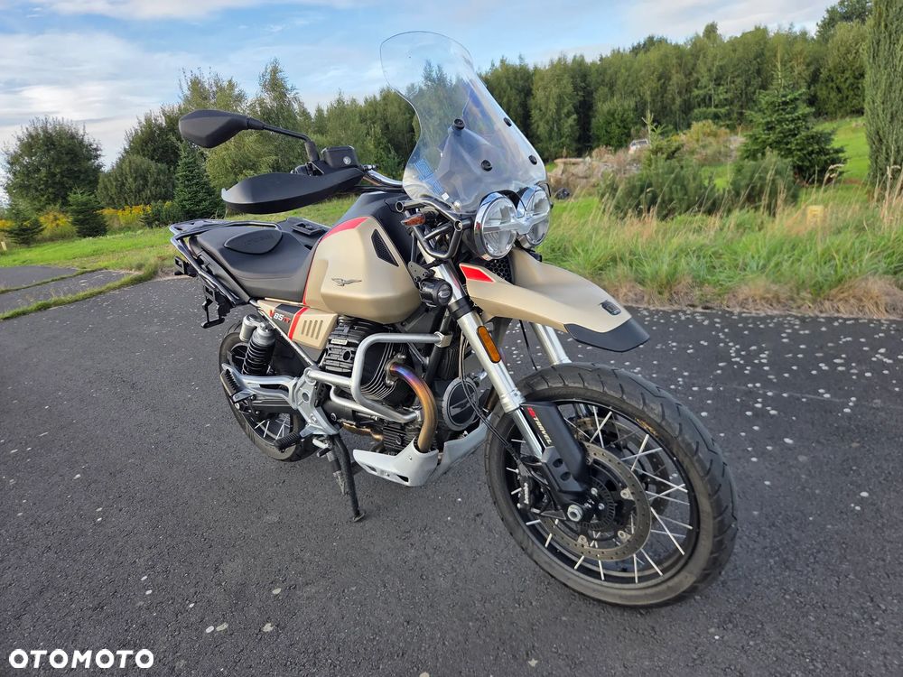 Moto Guzzi V85 - 1