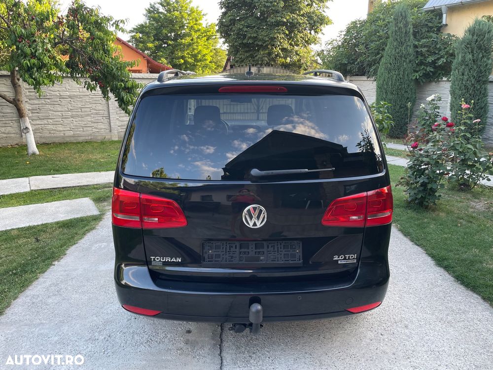 Volkswagen Touran - 12