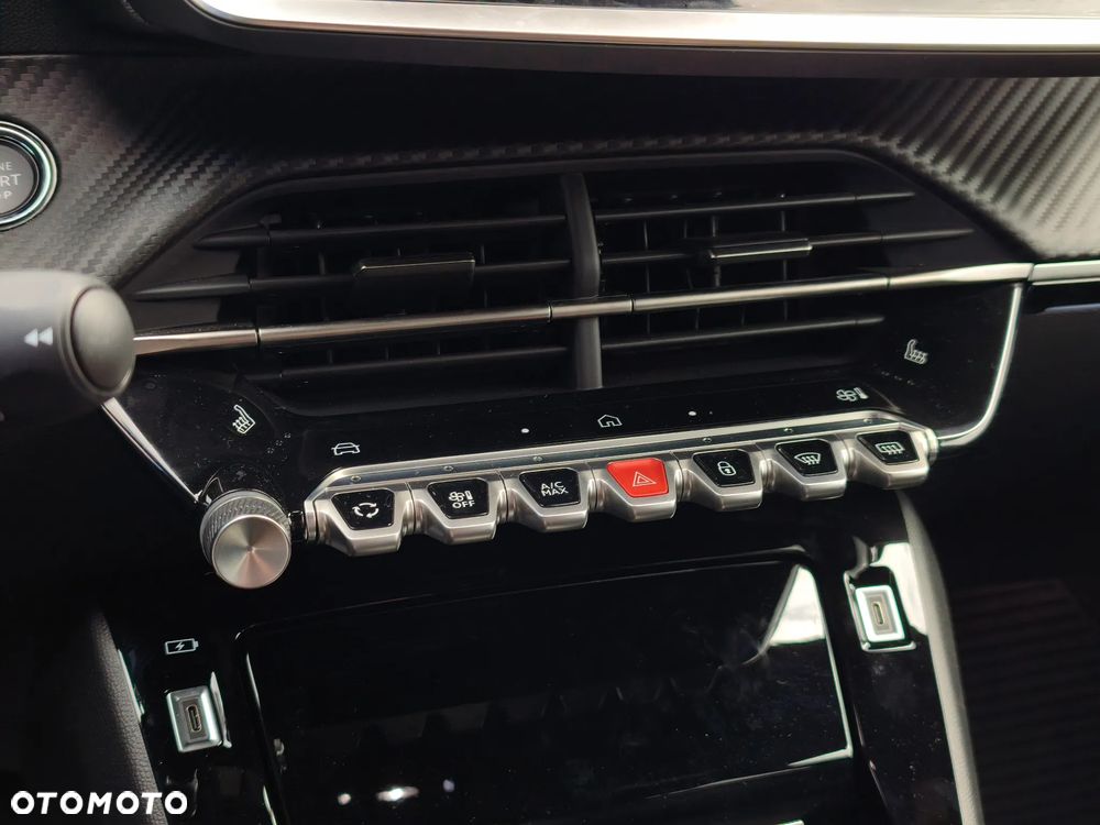 Peugeot 2008 PureTech mHEV GT Exclusive e-DCS6 - 24