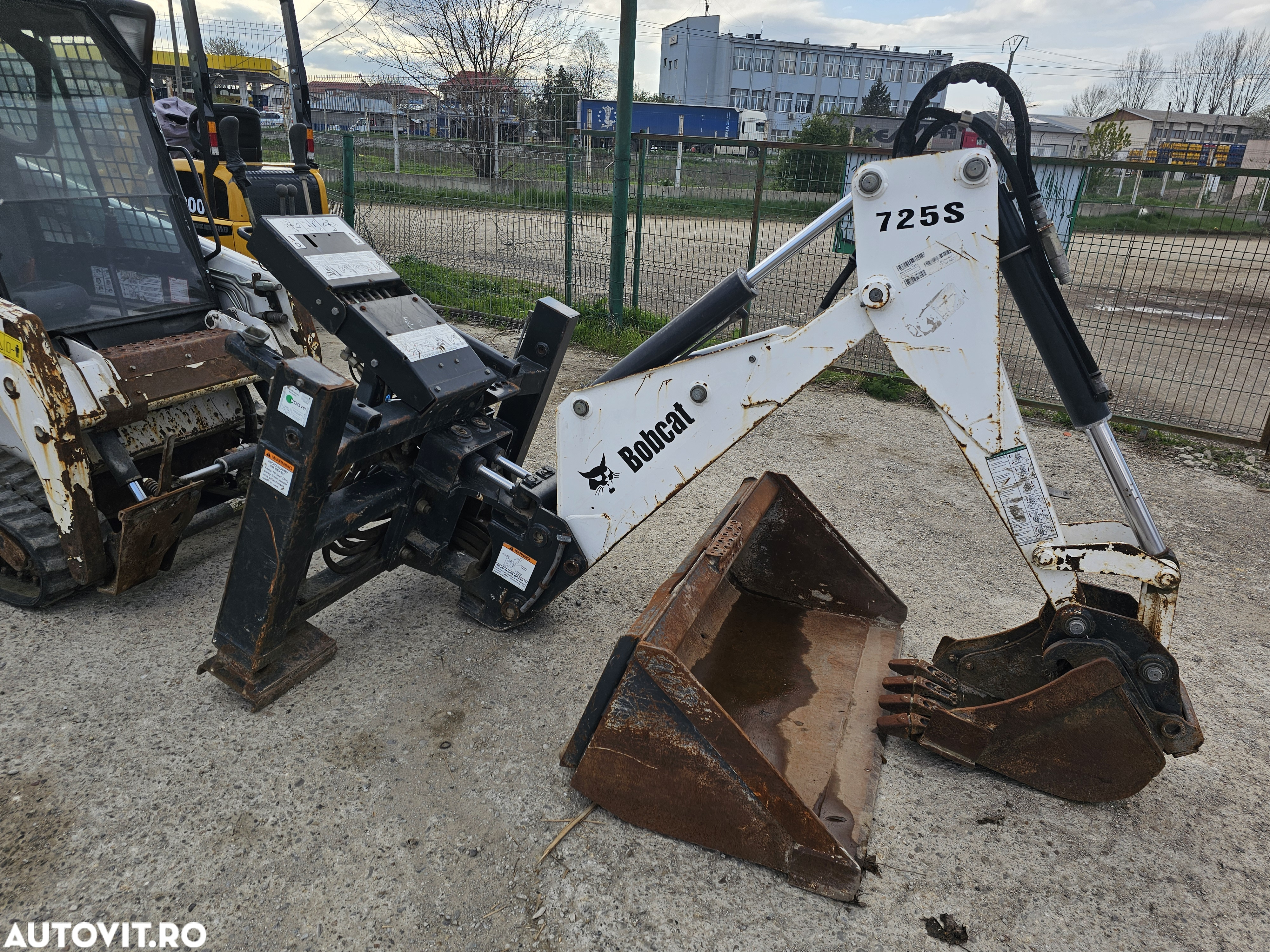 Bobcat T110 miniincarcator pe senile cu brat excavator bobcat miniexcavator  incarcator frontal - 4