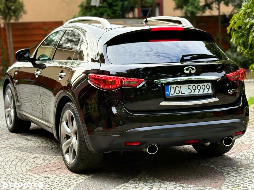 Infiniti QX70 - 2