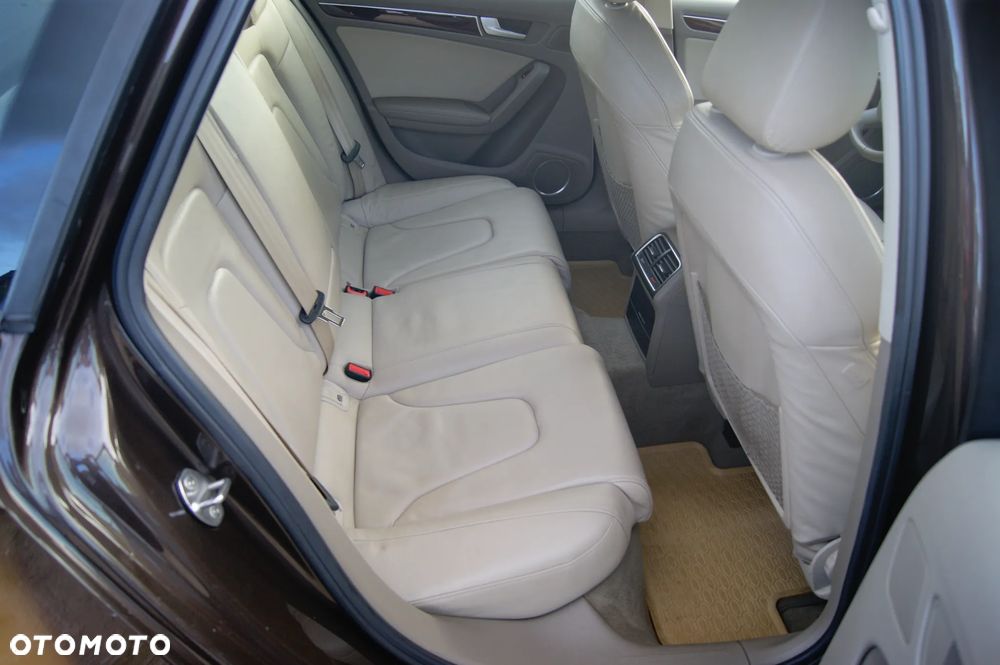 Audi A4 Avant 3.0 TDI DPF quattro S tronic Ambiente - 32