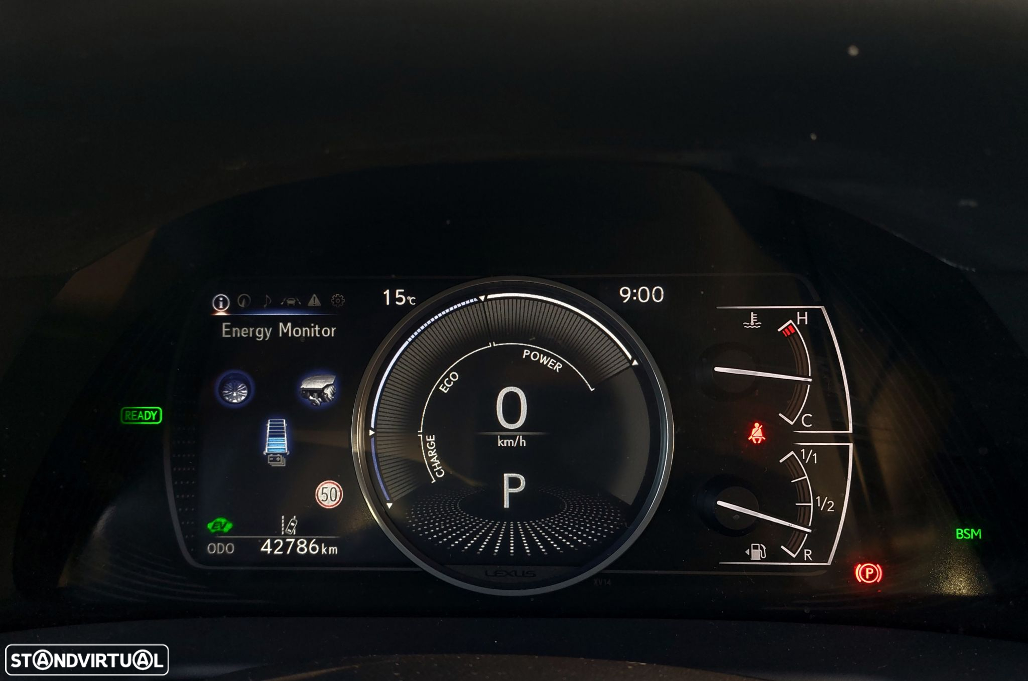 Lexus ES 300h Sport - 19