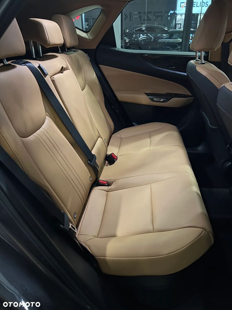 Lexus NX 350h Prestige 2WD - 22