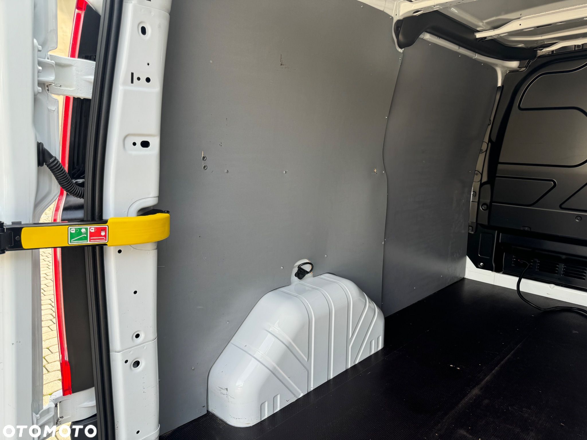 Ford Transit Custom - 13
