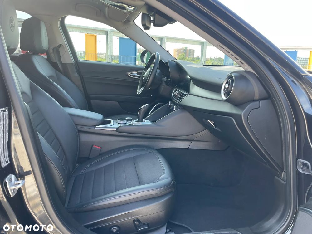 Alfa Romeo Giulia 2.0 Turbo Sprint - 22