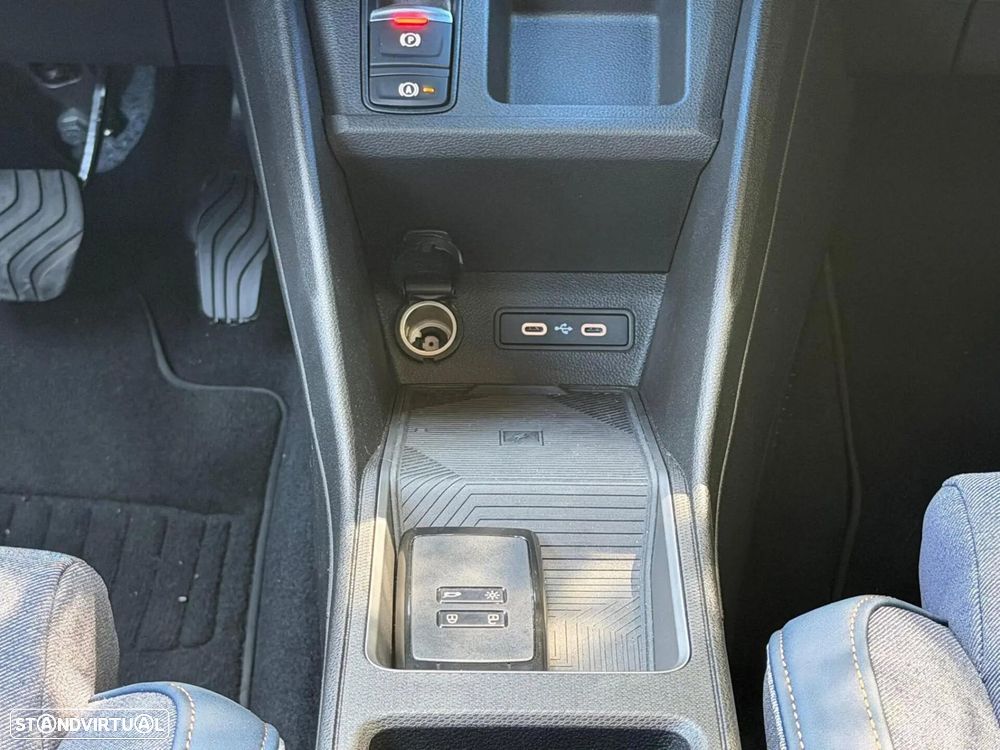 Renault 4 E-Tech 52 kWh Techno Autonomia Conforto - 25