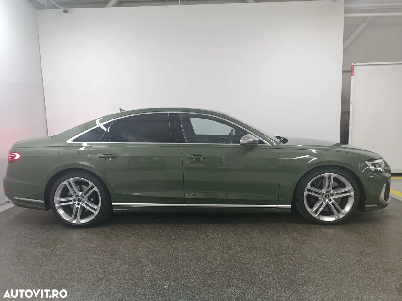 Audi S8 - 4
