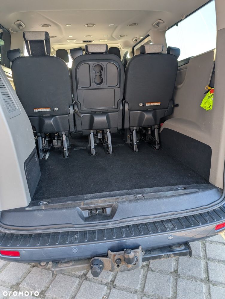 Ford Tourneo Custom - 11