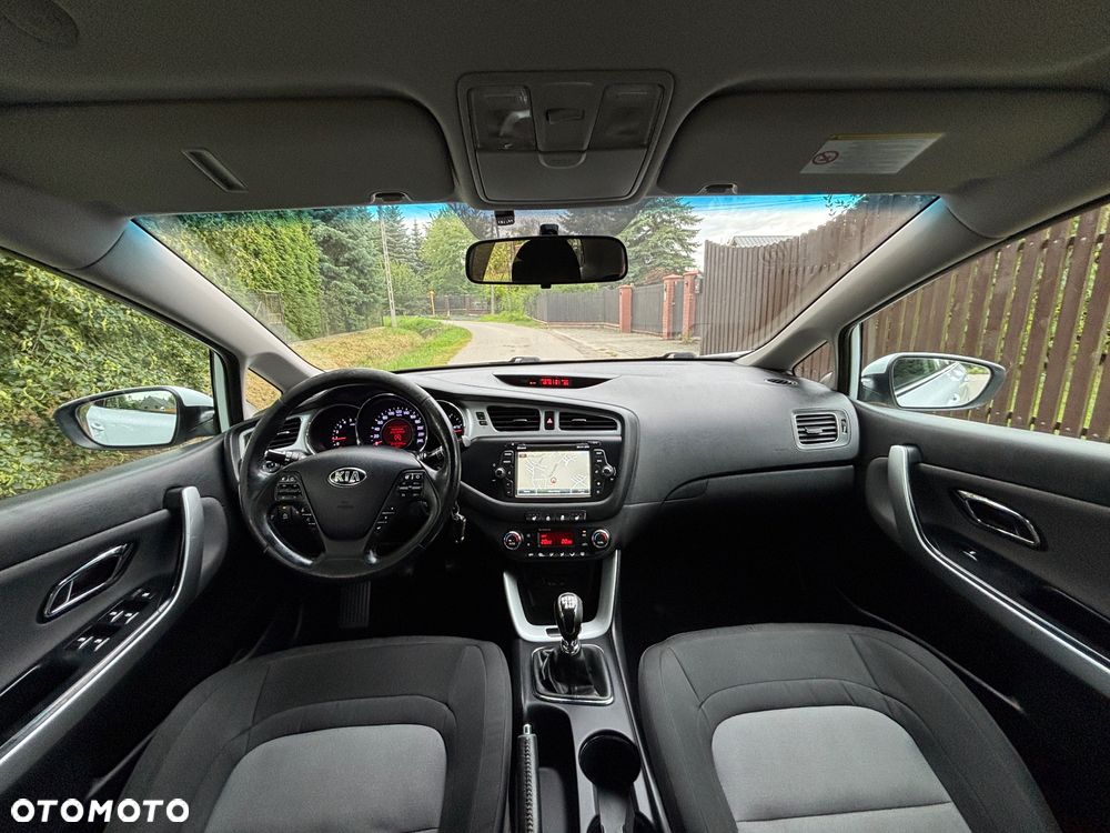 Kia Ceed 1.6 CRDi 128 ISG SW Dream-Team Edition - 14