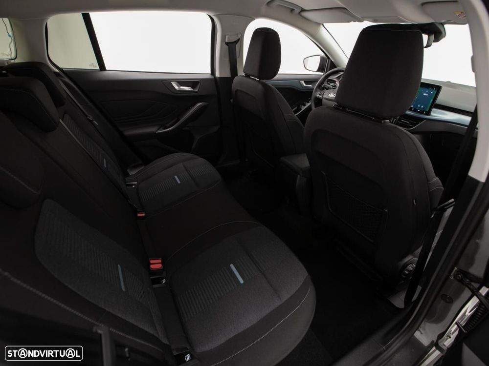 Ford Focus SW - 12
