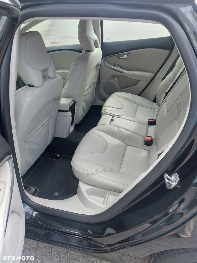 Volvo V40 T3 Ocean Race - 4