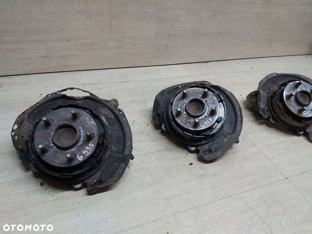 TOYOTA Avensis T25 03-08 r zwrotnica PRAWY tył piasta 5x100 - 2