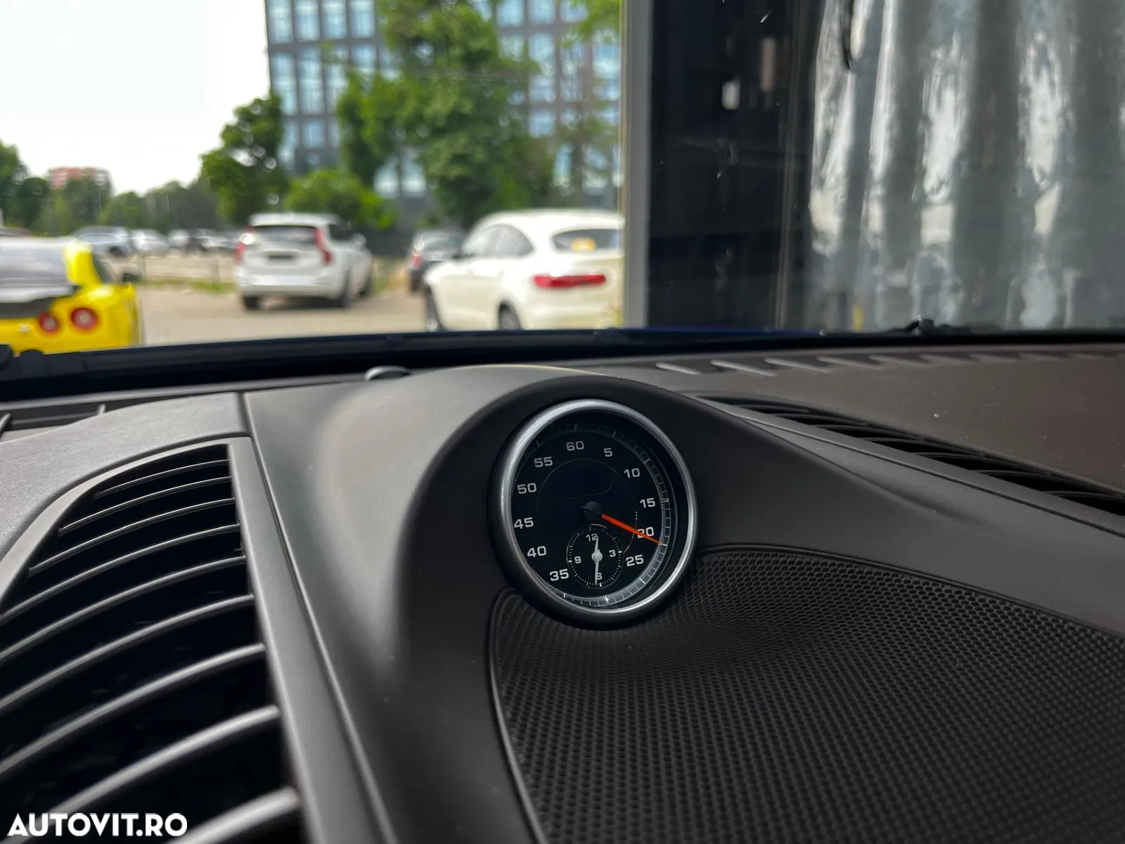 Porsche Cayenne 3.0 L - 16