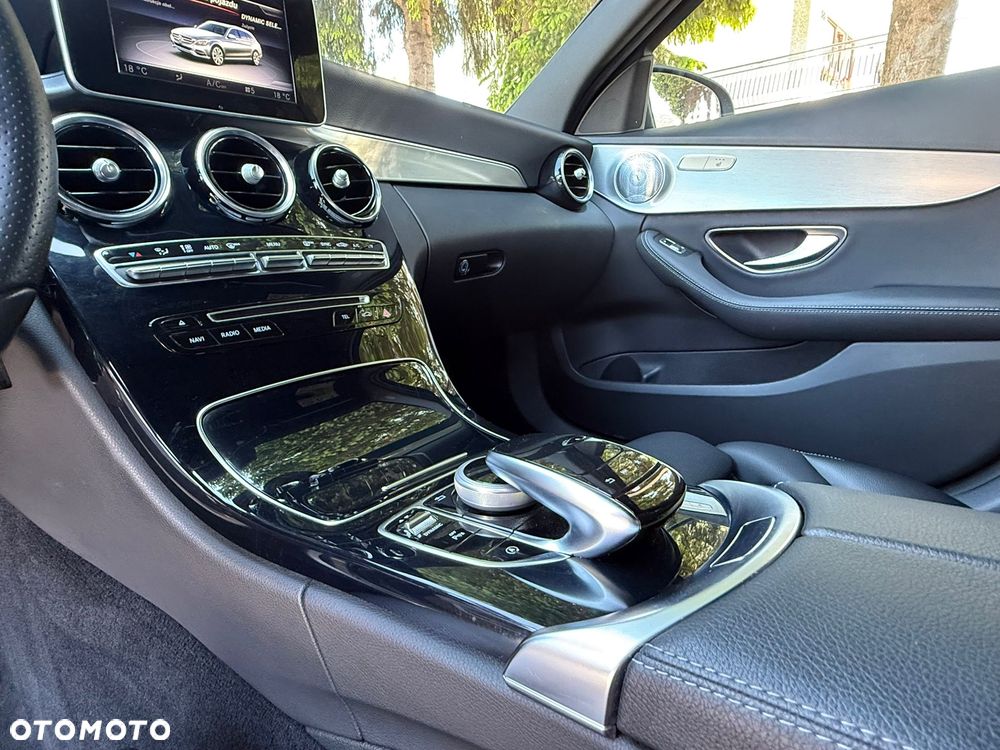 Mercedes-Benz Klasa C 220 d 4-Matic 9G-TRONIC - 21