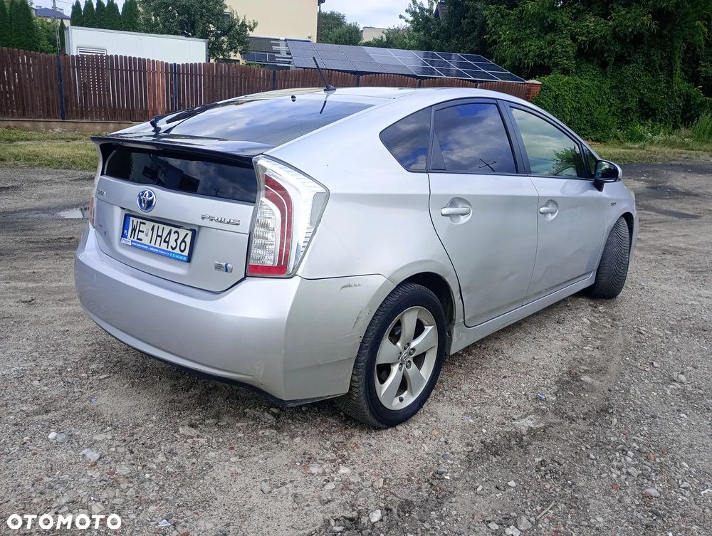 Toyota Prius 1.8 HSD Prestige - 9