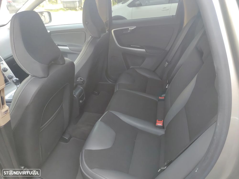 Volvo XC 60 2.0 D3 Drive Momentum Start/Stop - 16