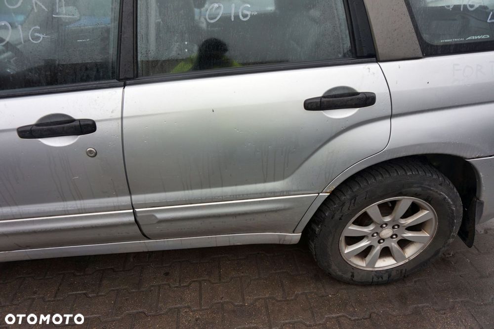 DRZWI TYLNE LEWE FORESTER II SG 01G  SREBRNY SUBARU 2002-2006 - 3