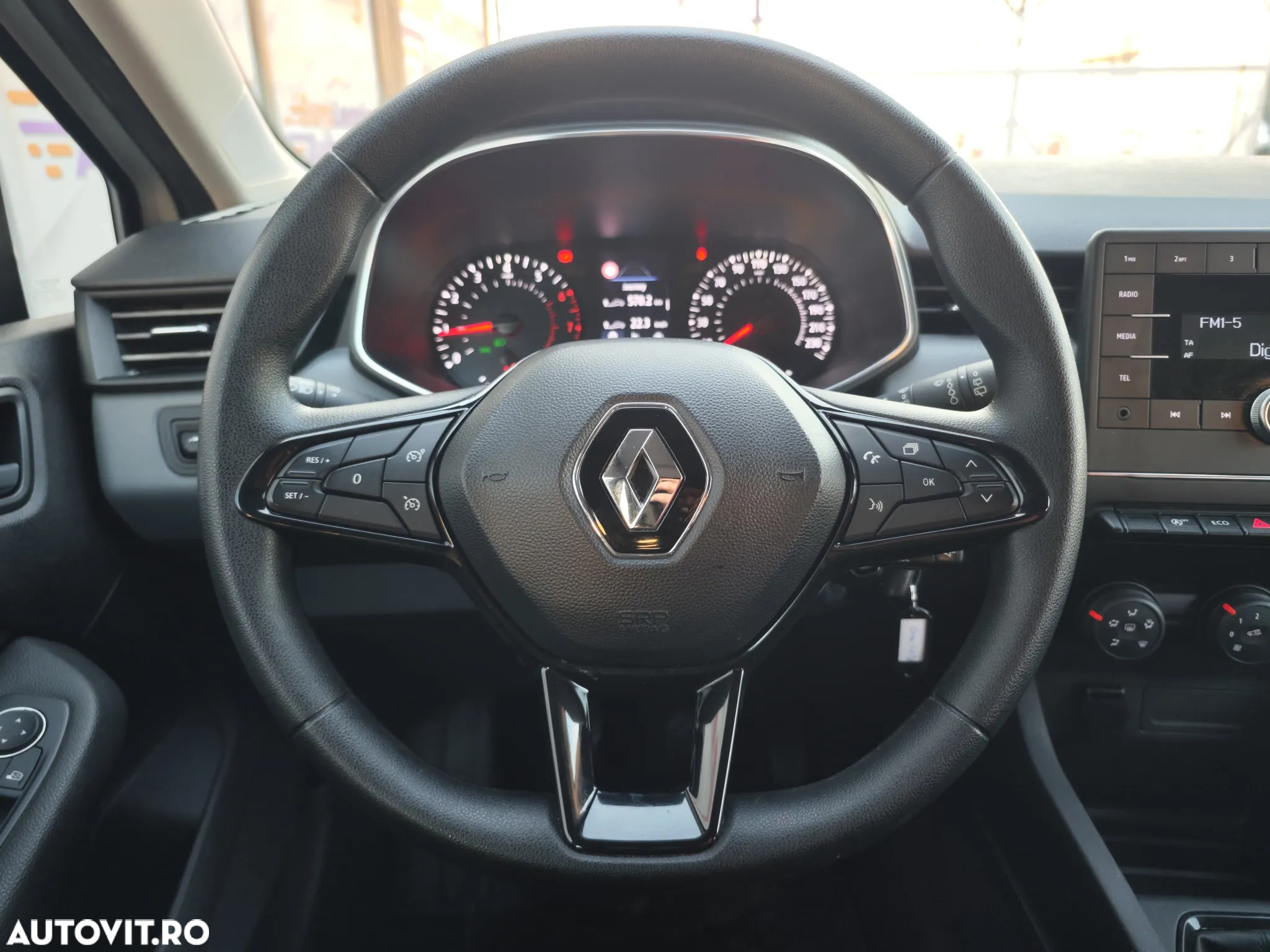 Renault Clio - 23