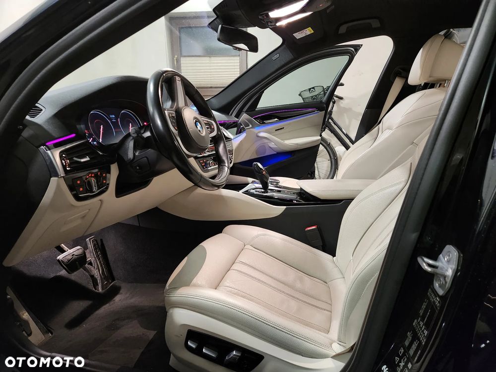BMW Seria 5 520d xDrive M Sport sport - 13