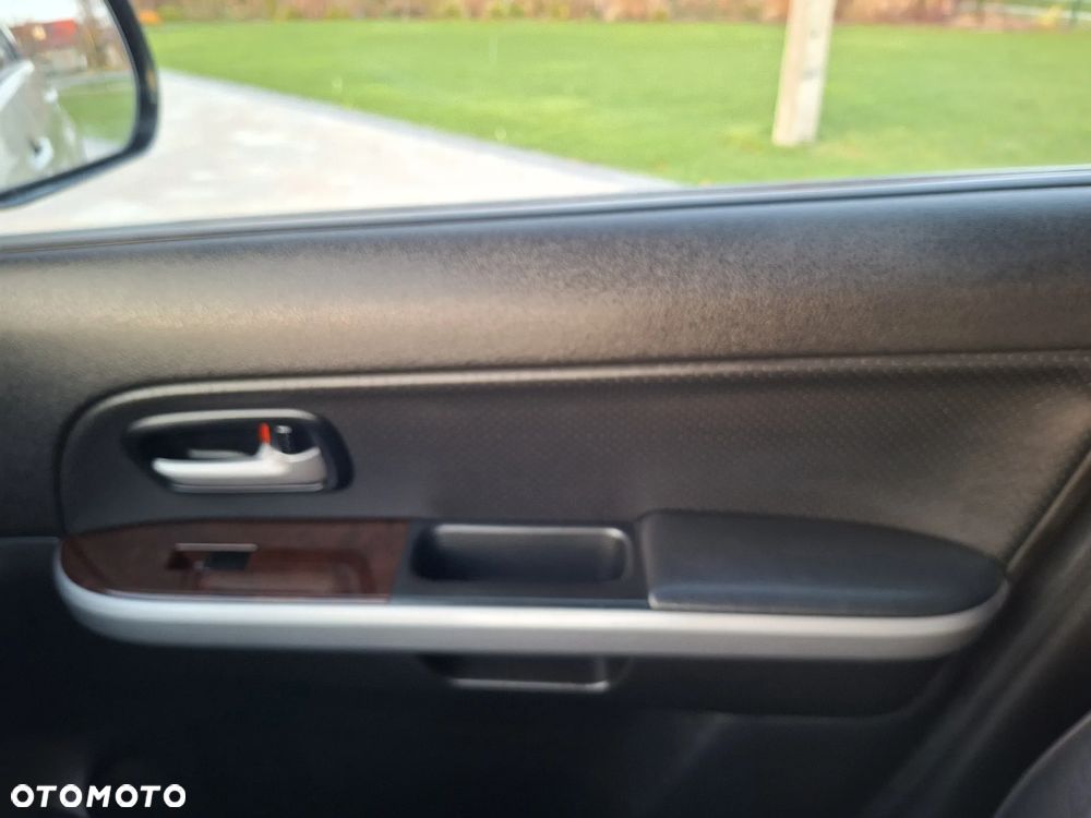 Suzuki Grand Vitara 2.0 De luxe - 19