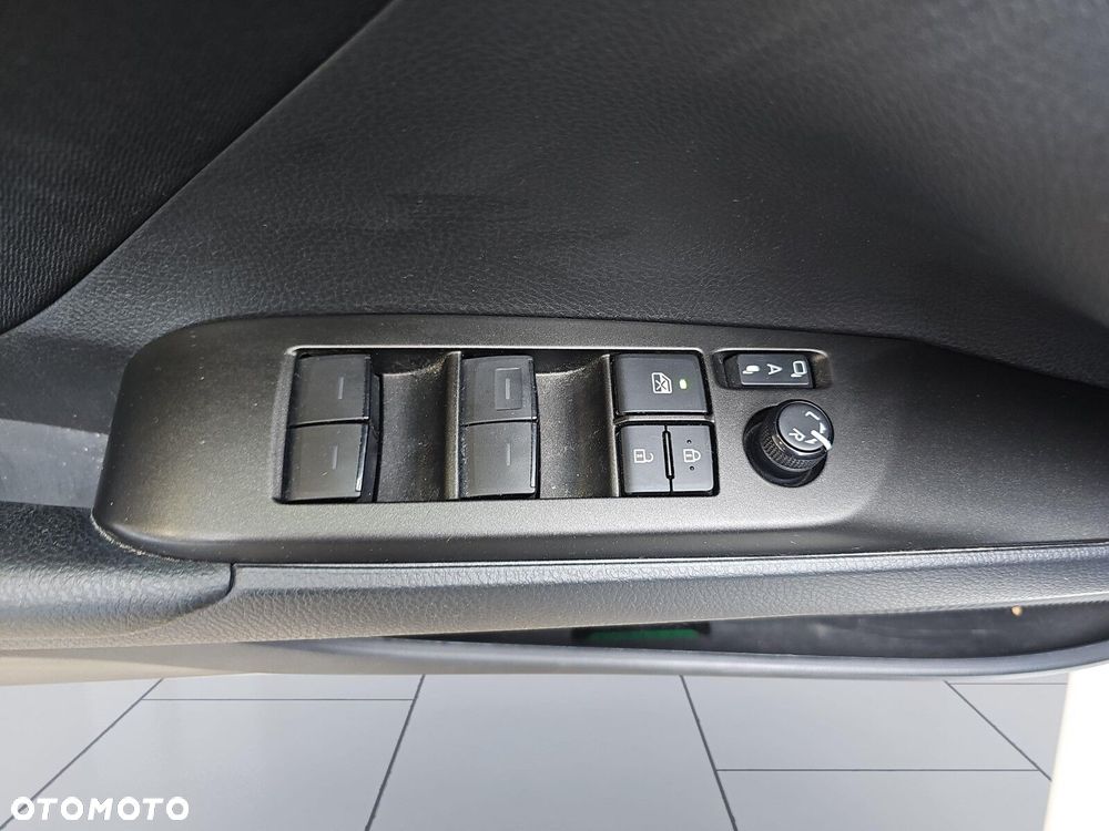 Toyota Camry 2.5 Hybrid Comfort CVT - 18