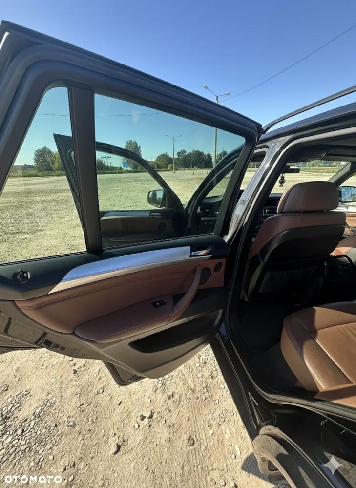 BMW X5 xDrive40d - 11