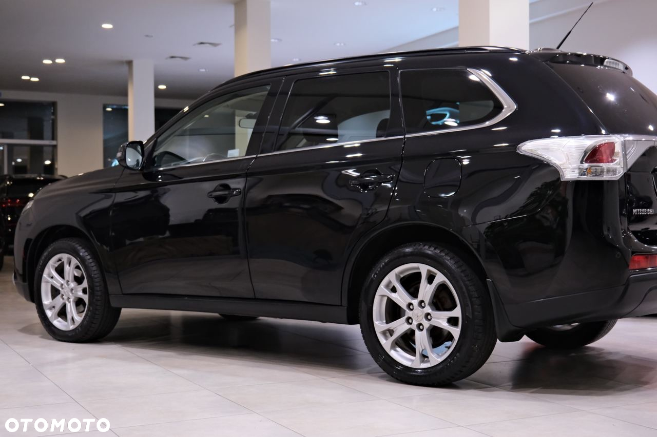 Mitsubishi Outlander 2.2 DI-D 4WD Diamant Edition - 13
