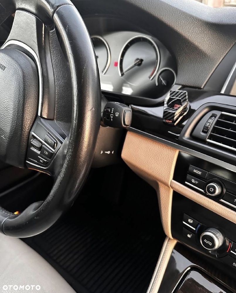 BMW Seria 5 520d xDrive - 22