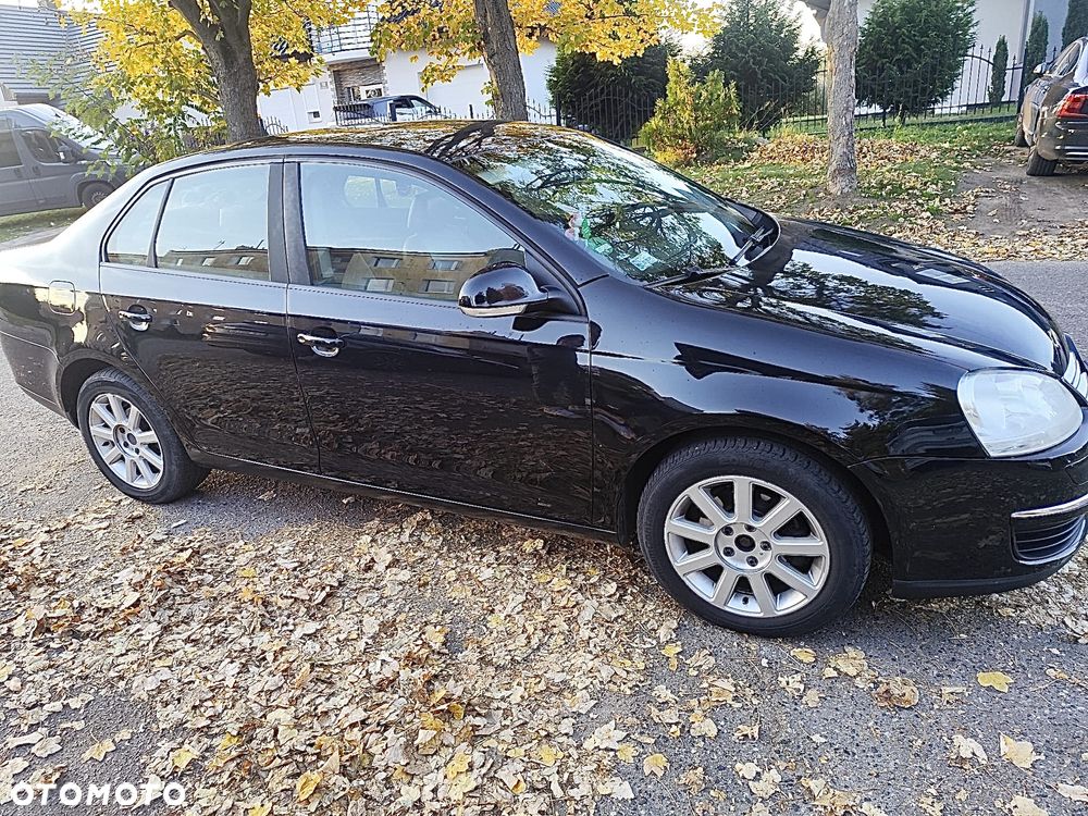 Volkswagen Jetta 1.9 TDI Comfortline - 9