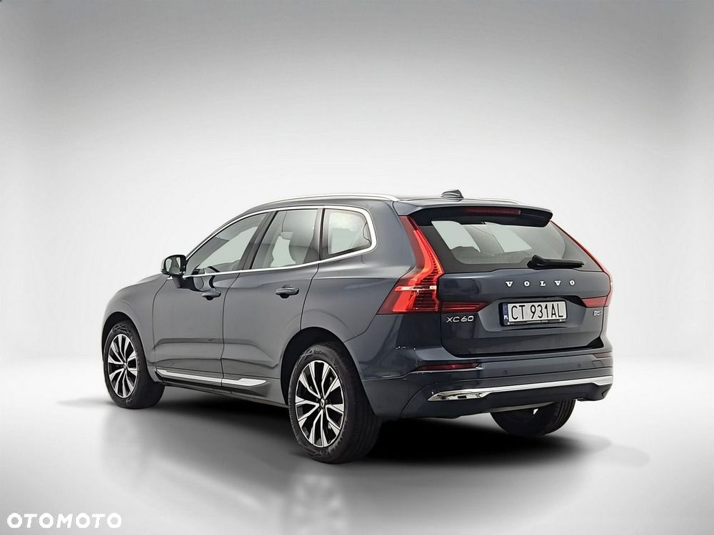 Volvo XC 60 B5 B AWD Plus Bright - 3