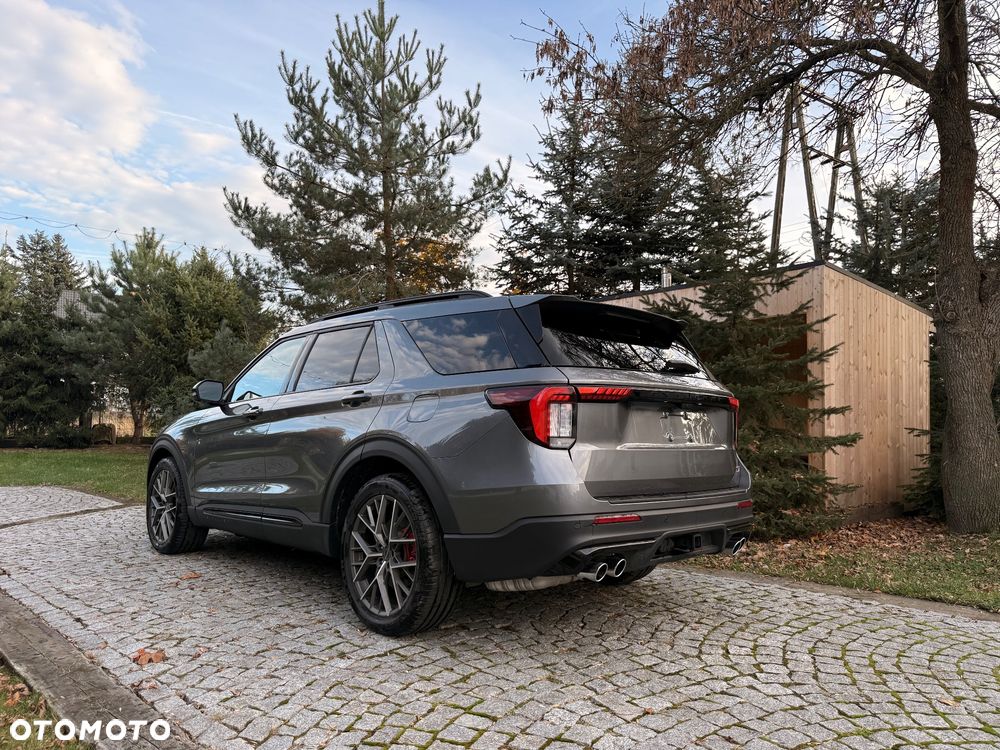 Ford Explorer 2024 photo 4