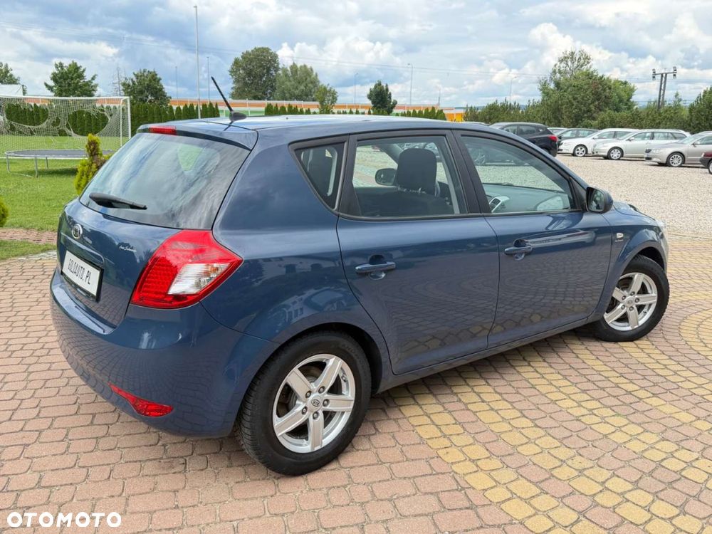 Kia Ceed - 5