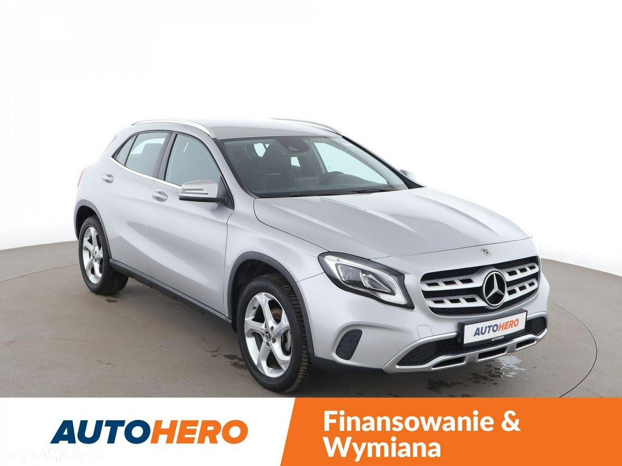 Mercedes-Benz GLA - 11