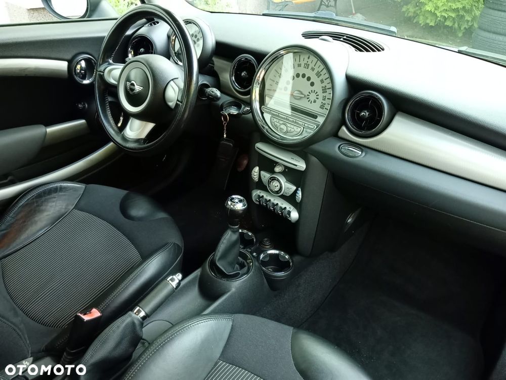 MINI Cooper 50 Camden - 11