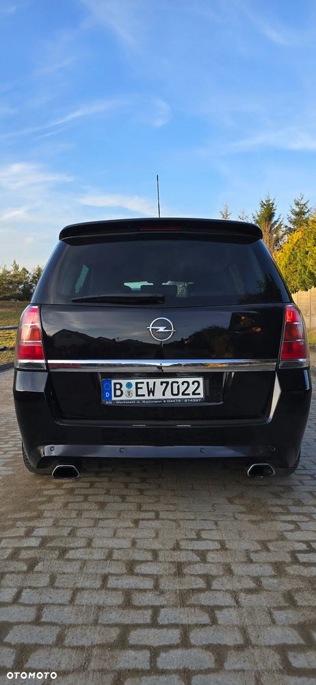 Opel Zafira 2.0 T OPC - 9