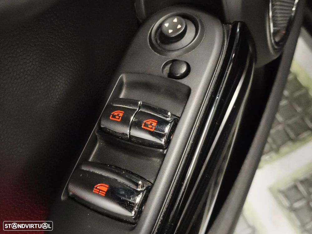 MINI Cabrio Cooper S - 11