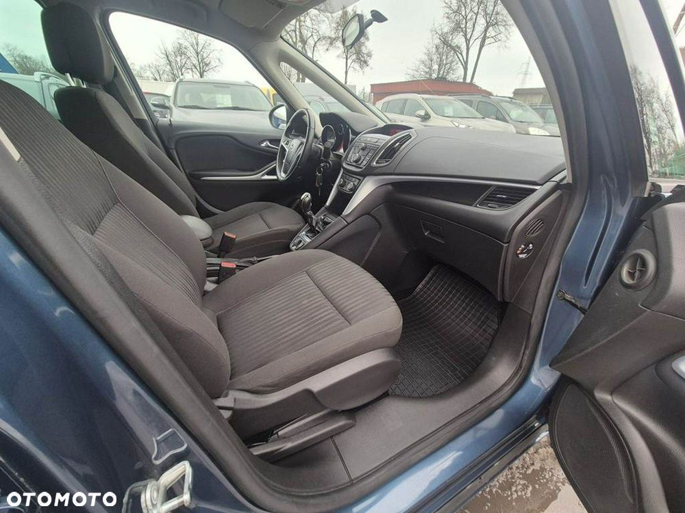 Opel Zafira - 32