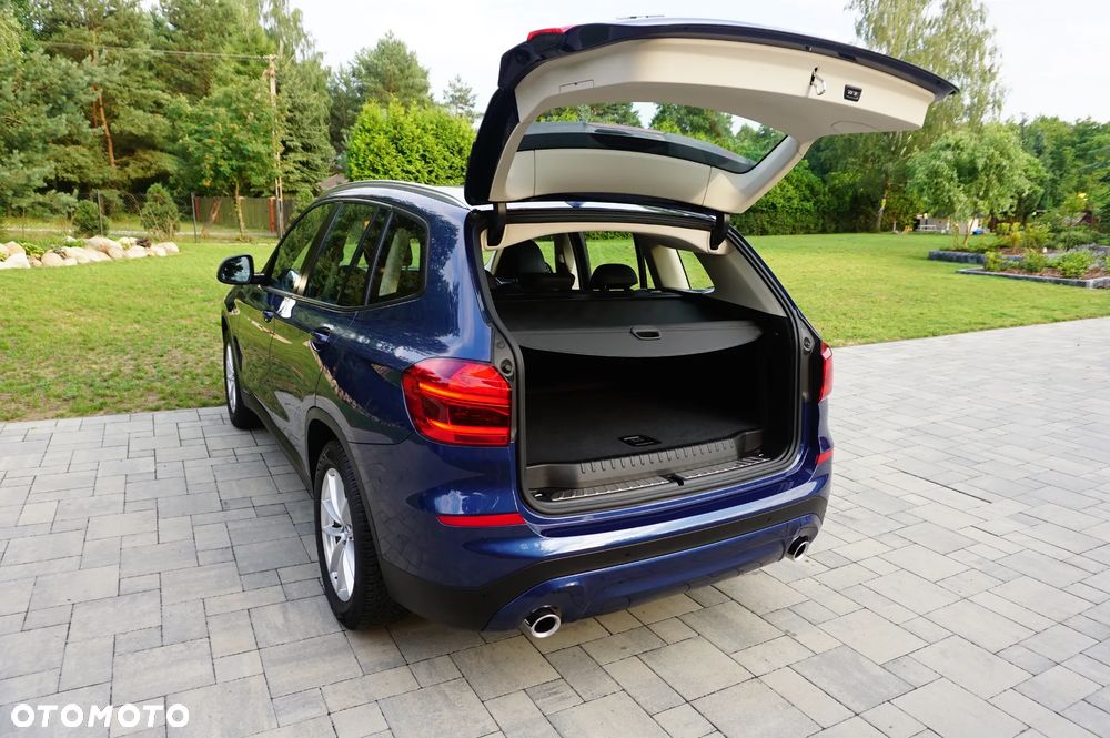 BMW X3 xDrive20i Advantage - 22