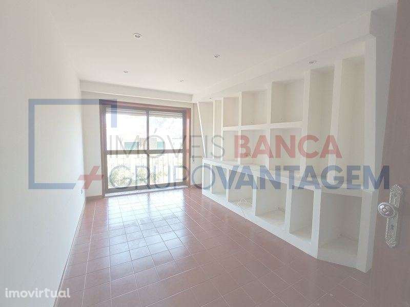 Apartamento T2. - Grande imagem: 2/9