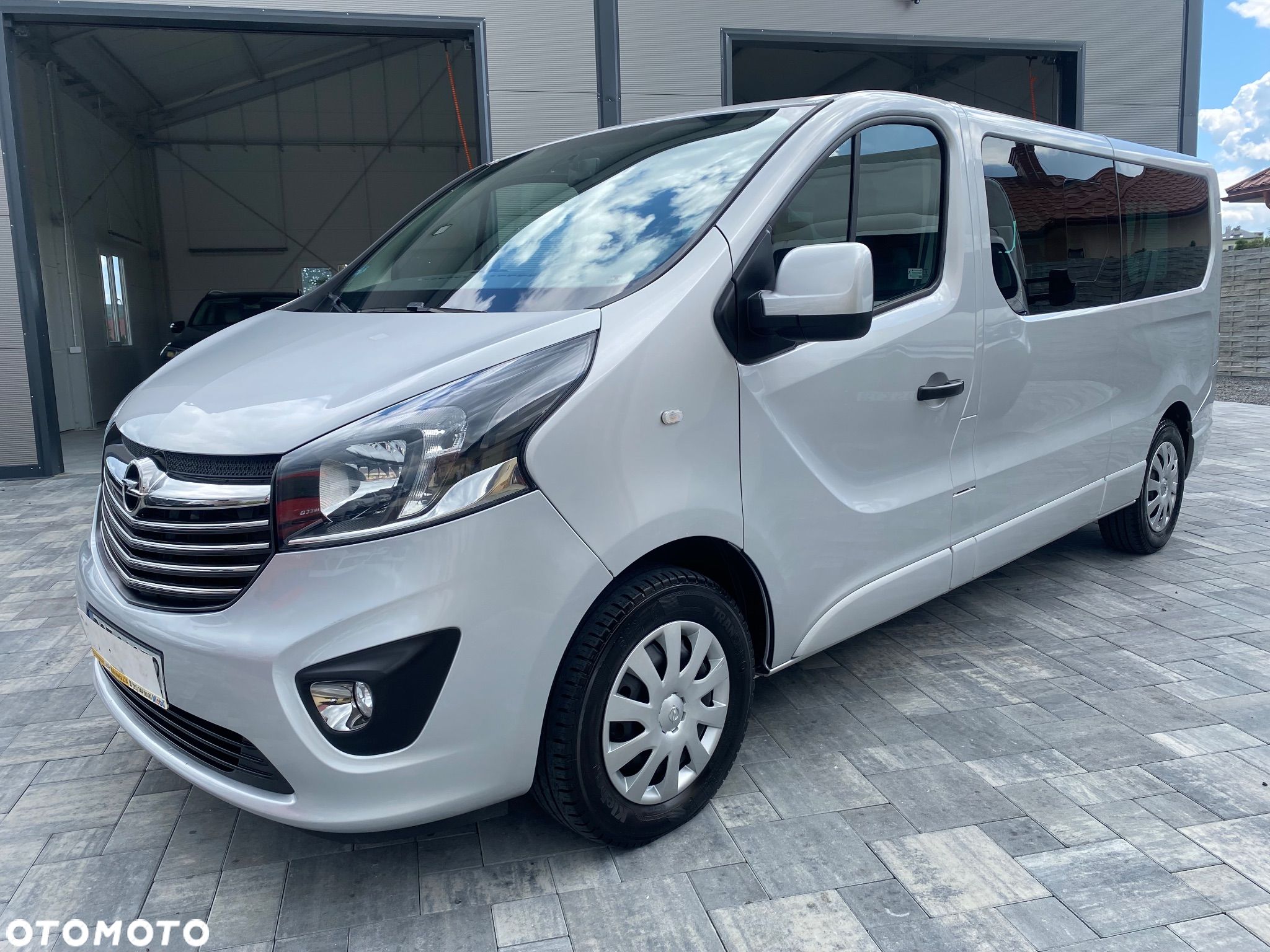 Opel Vivaro L2H1 2,9t Essentia Business - 1