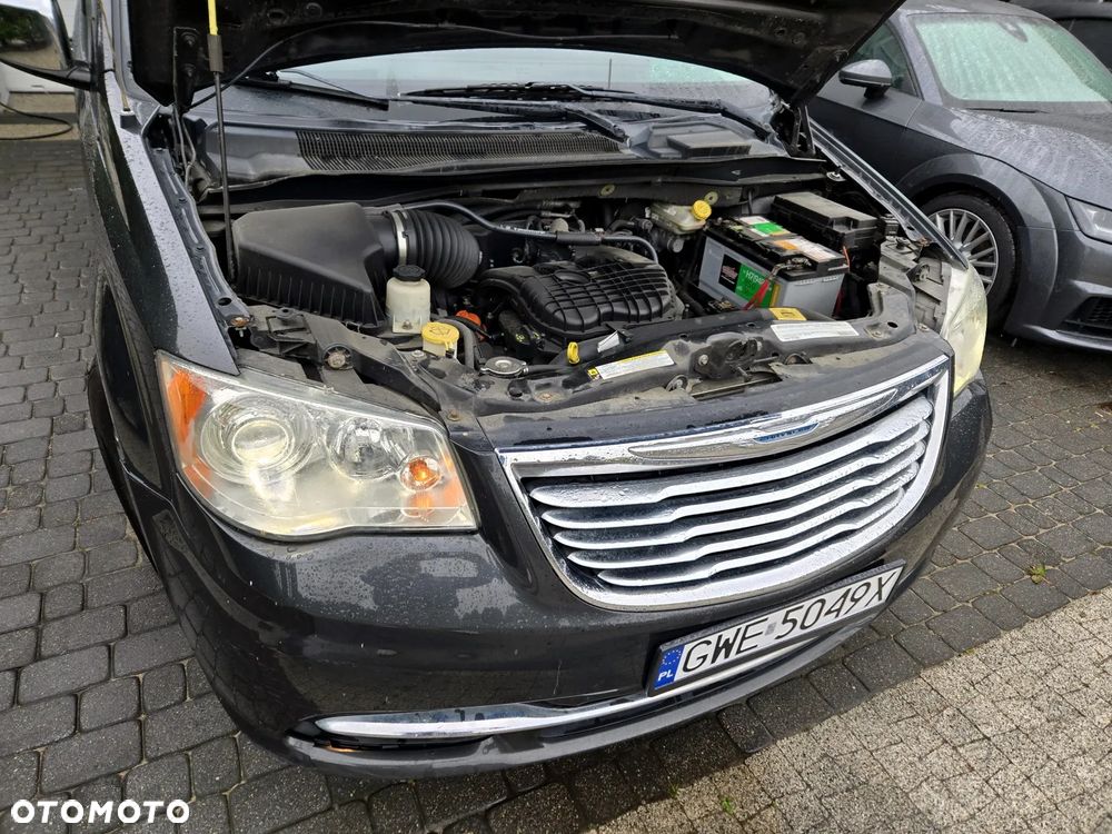 Chrysler Town & Country 3.6 Touring - 16