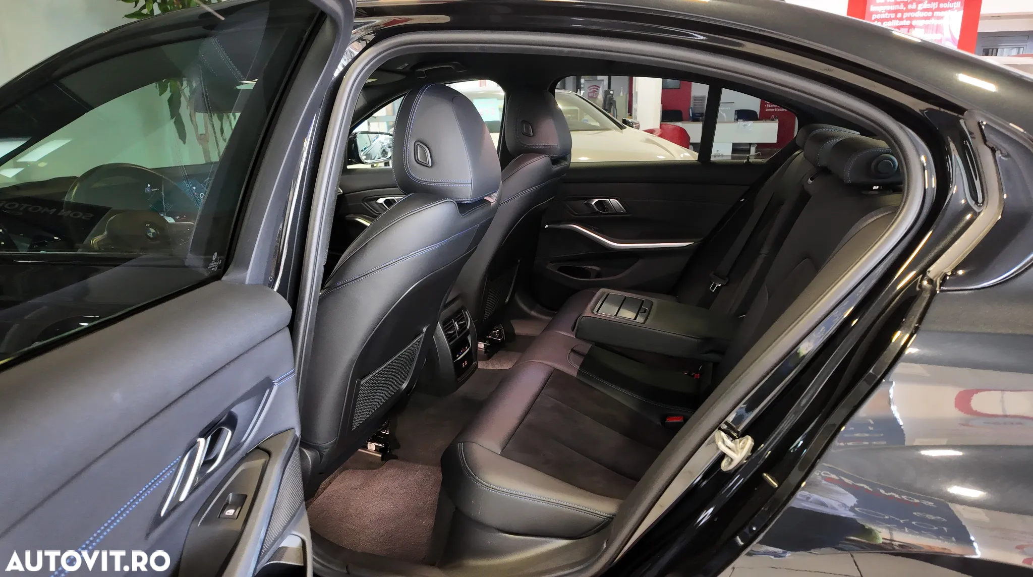 BMW Seria 3 320d xDrive Aut. M Sport - 35