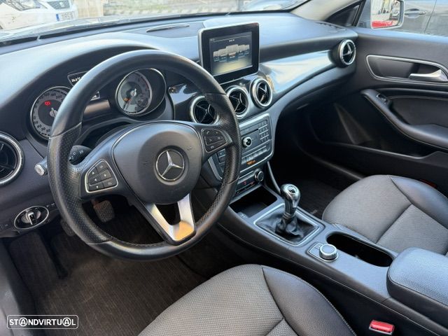 Mercedes-Benz CLA 180 CDI Urban - 14