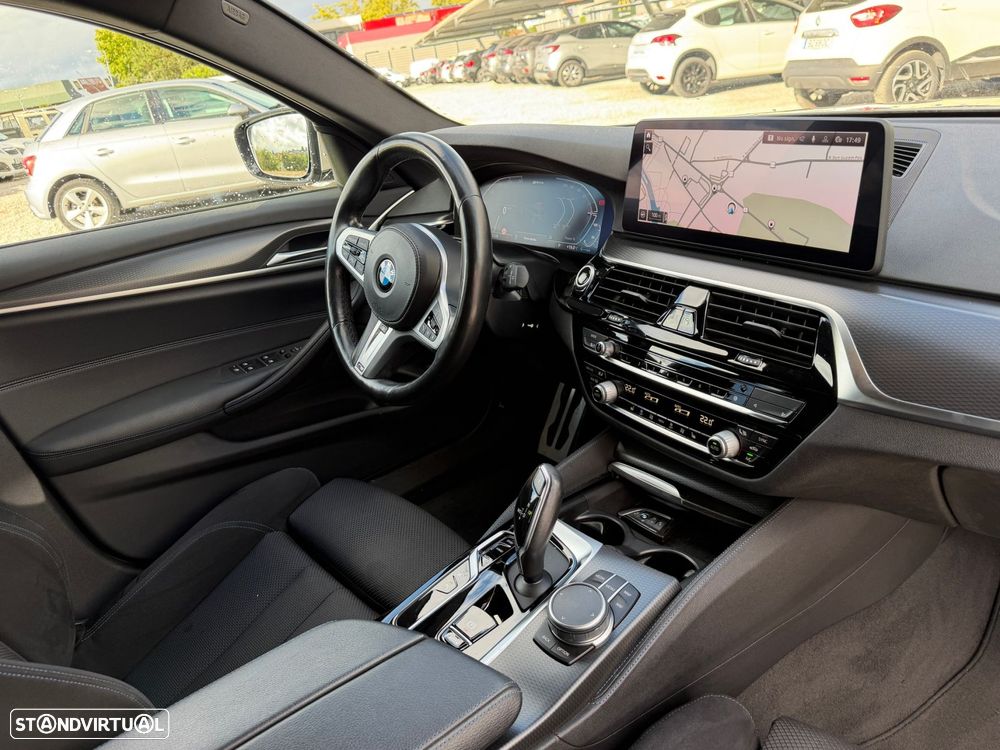 BMW 530 e Pack Desportivo M - 10