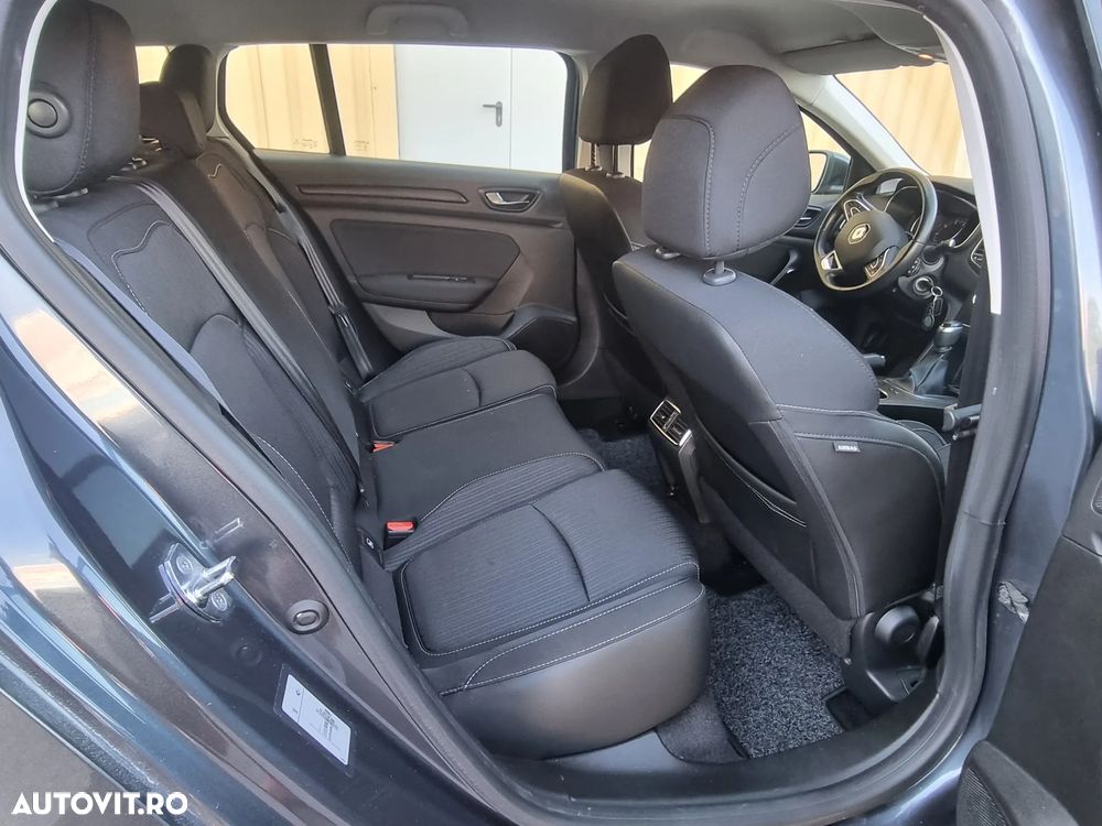 Renault Megane TCe 115 GPF LIMITED - 8