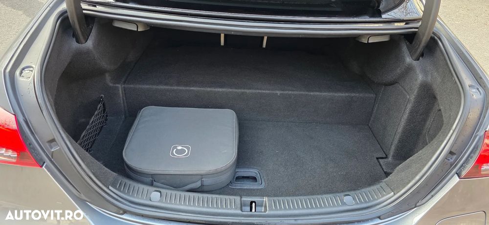 Mercedes-Benz E 300 4MATIC Aut. - 10