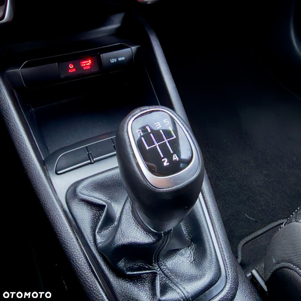 Kia Rio 1.0 T-GDI 100 Dream-Team Edition - 16