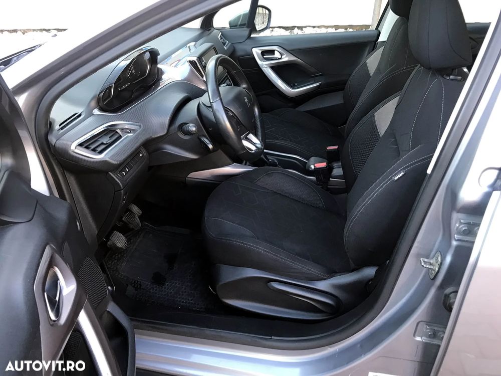 Peugeot 2008 1.2 L PureTech Active - 6