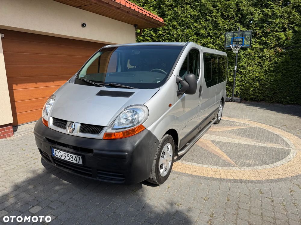 Renault Trafic Passenger - 1